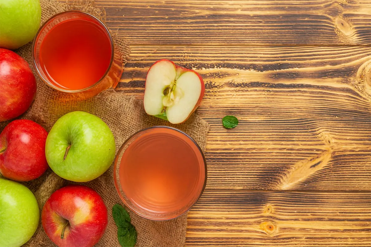 Jablčný ocot na vlasy: Tekuté zlato z kuchyne z pohľadu vedy